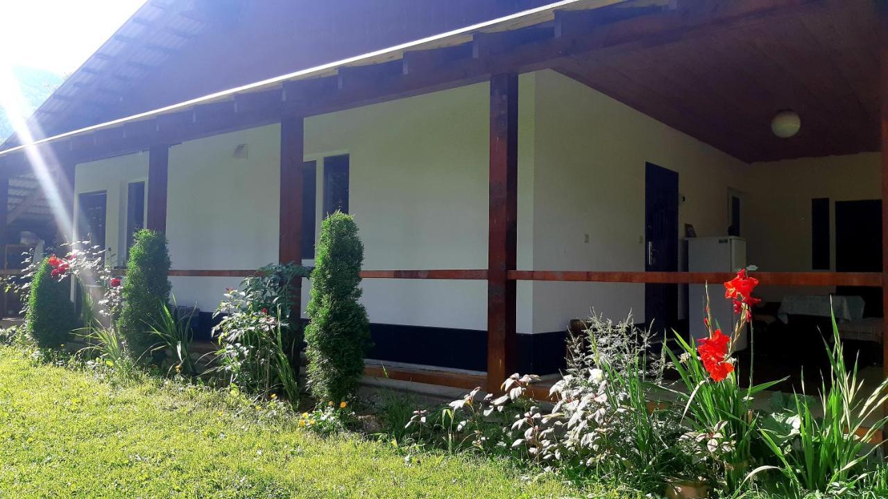 Dacha Podobovets 127 Otel Dış mekan fotoğraf