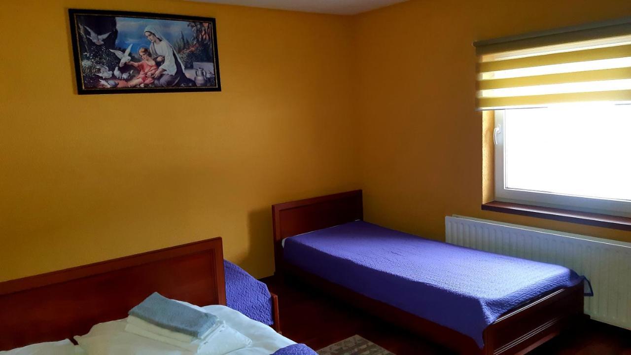 Dacha Podobovets 127 Otel Dış mekan fotoğraf